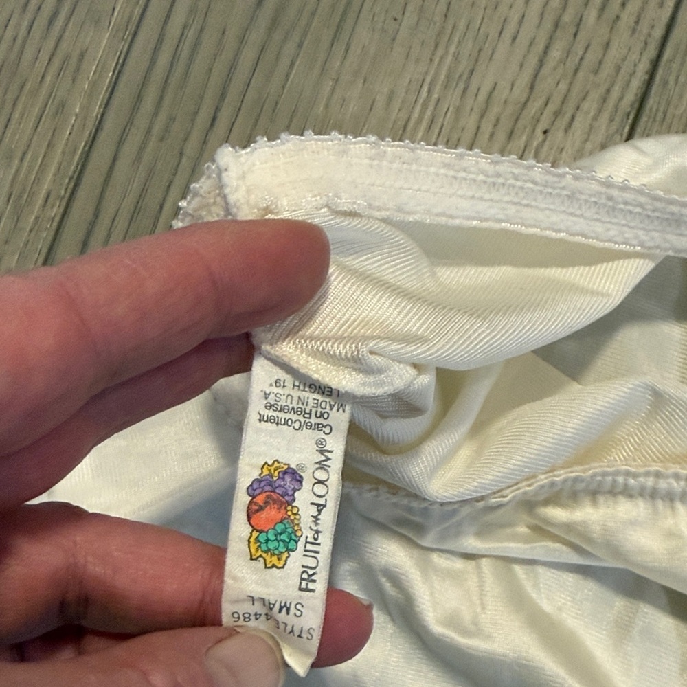 Junior size small slip in good used condition - Picture 2 of 3